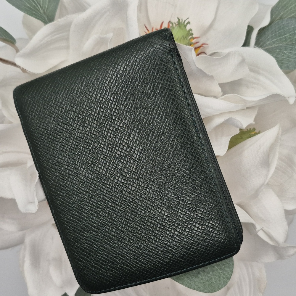 AUTHENTIC Louis Vuitton Taiga Wallet - Picture 4 of 13